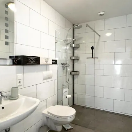 Greenhouse Living Apartment Nivis Mit Garten - 4 Minuten Nach Winterberg - Wandern, Mountainbike Fahren - Natur Geniessen Medebach Extérieur photo
